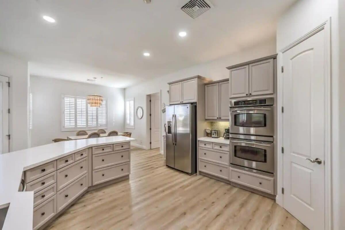 Villa Lux 5br W Pool, Hot Tub, Waterfall, Rv Space *