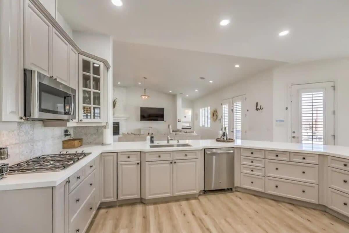 Lux 5br W Pool, Hot Tub, Waterfall, Rv Space *