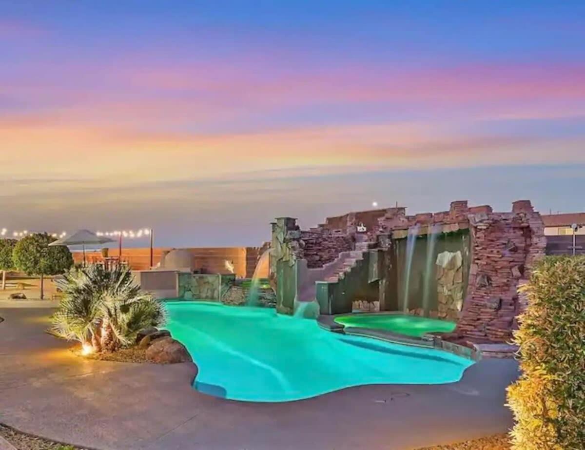 Lux 5br W Pool, Hot Tub, Waterfall, Rv Space * Las Vegas