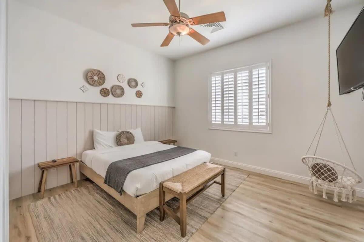 Lux 5br W Pool, Hot Tub, Waterfall, Rv Space * Las Vegas