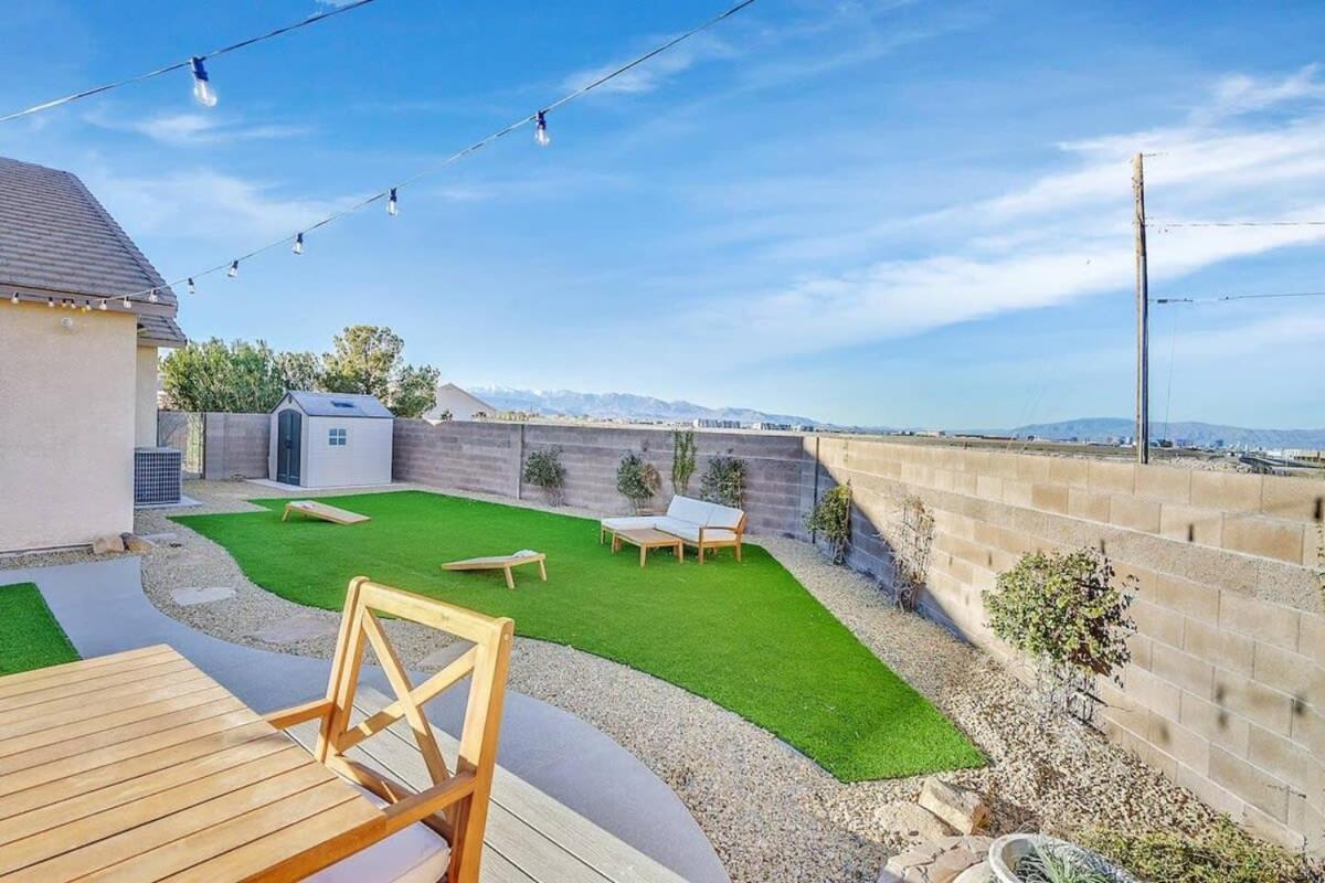 Lux 5br W Pool, Hot Tub, Waterfall, Rv Space Villa *
