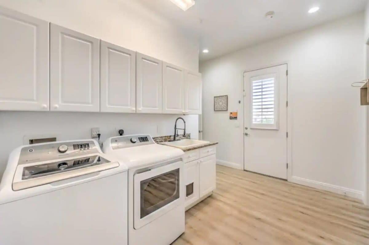 Villa Lux 5br W Pool, Hot Tub, Waterfall, Rv Space *