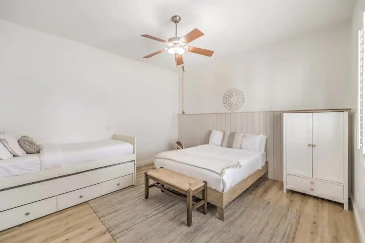 Villa Lux 5br W Pool, Hot Tub, Waterfall, Rv Space Las Vegas